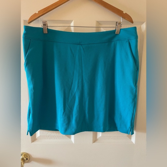 Greg Norman Dresses & Skirts - Greg Norman golf skirt • Women’s XL